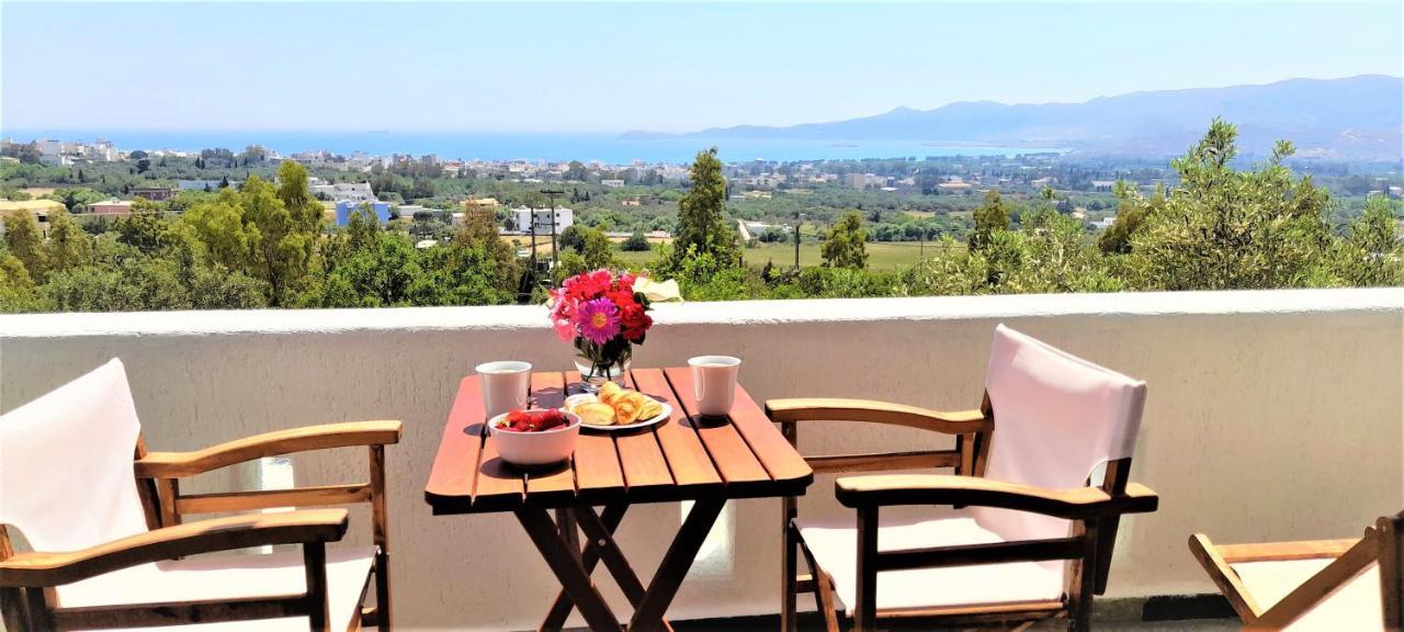 Aspra Chomata Villas Каристос Екстериор снимка