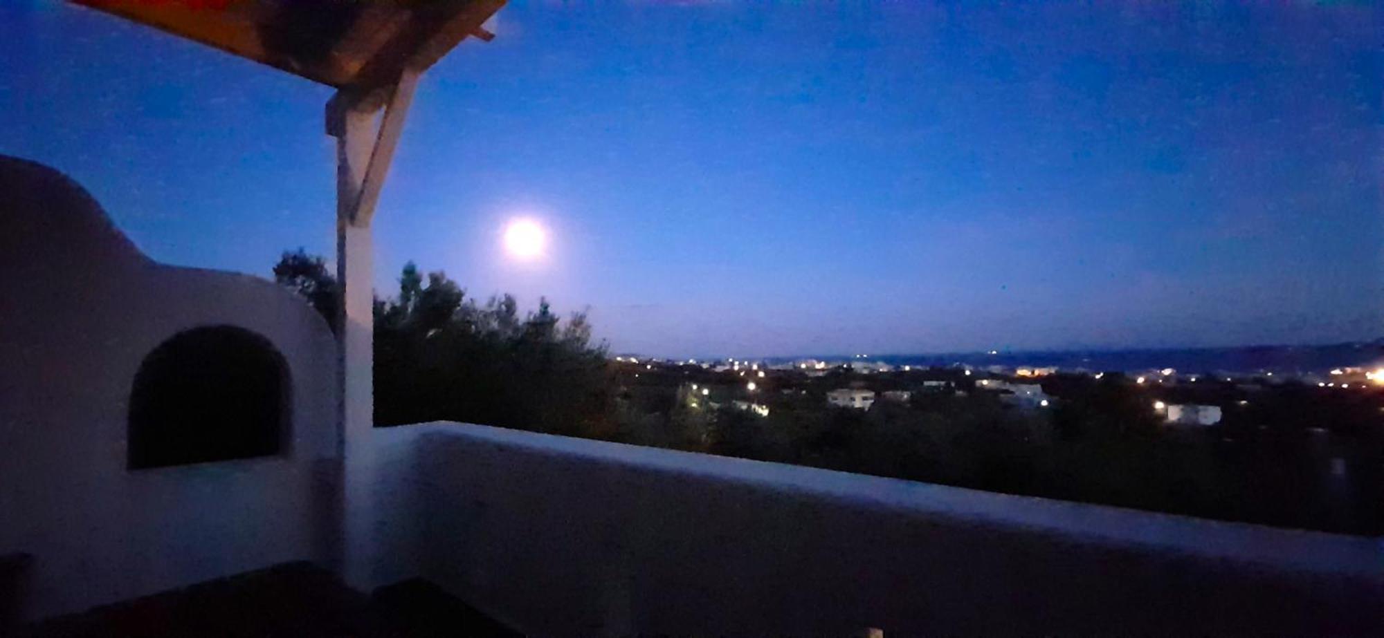 Aspra Chomata Villas Каристос Екстериор снимка